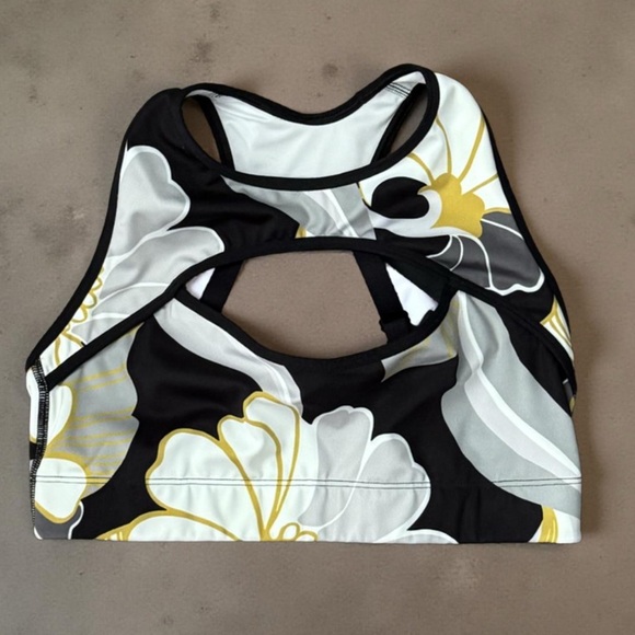 SAVAGE X FENTY • Hotline Medium Impact Sports Bra By Rhianna - Picture 8 of 8